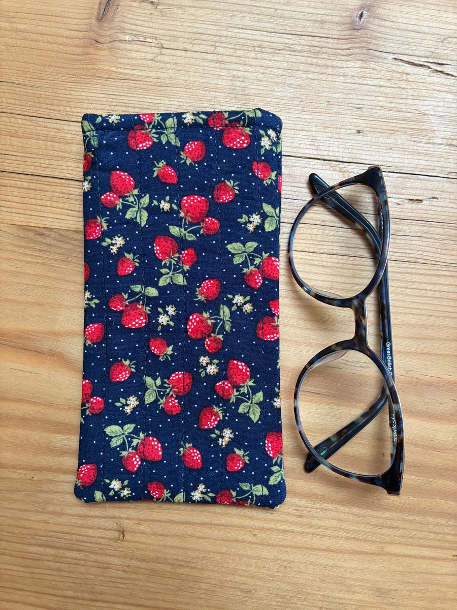 Strawberry Print Quilted Fabric Glasses Case
