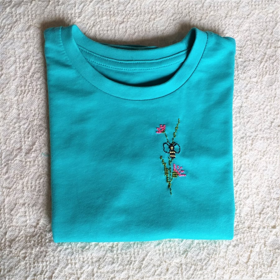 Bee T-shirt age 3-4, hand embroidered