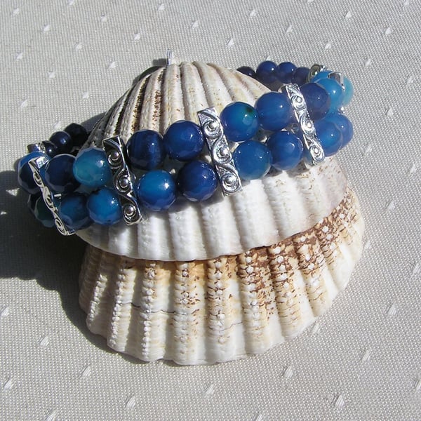 Blue Agate Gemstone Beaded Bracelet "Blue Treasure" 