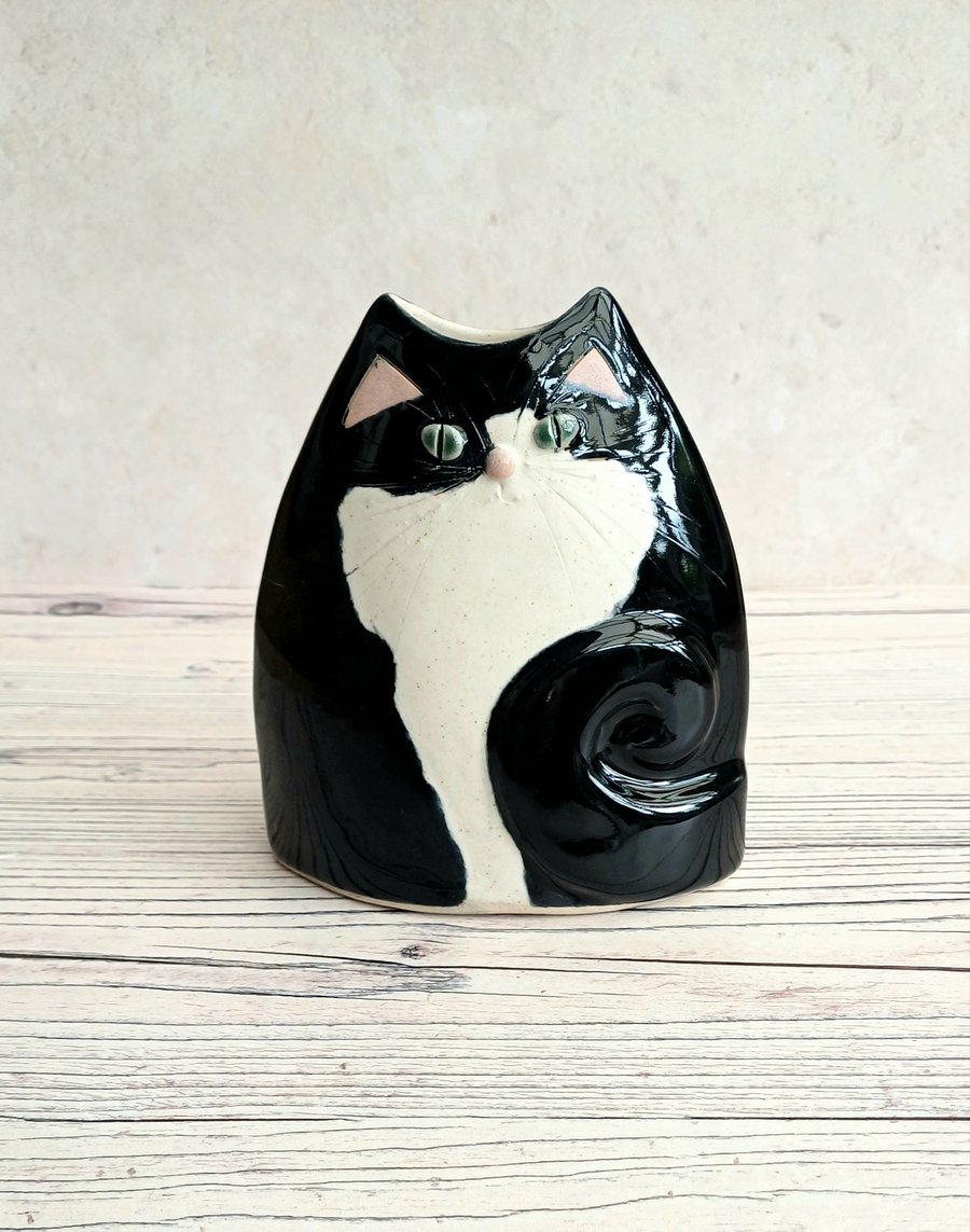 Handmade stoneware cat vase 