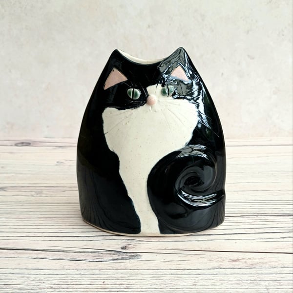 Handmade stoneware cat vase 
