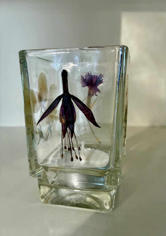 Pressed flower tea light holder