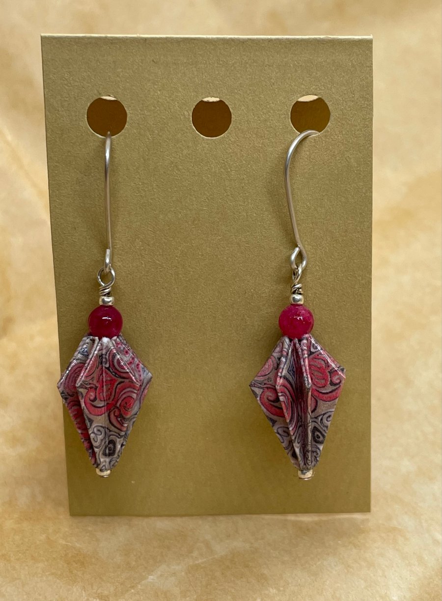 Origami Pinecone ‘Doodle’ earrings with dyed jade (pink) 