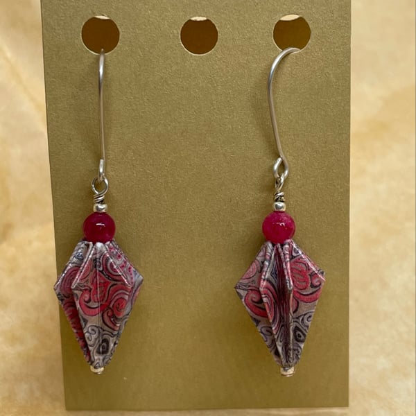 Origami Pinecone ‘Doodle’ earrings with dyed jade (pink) 