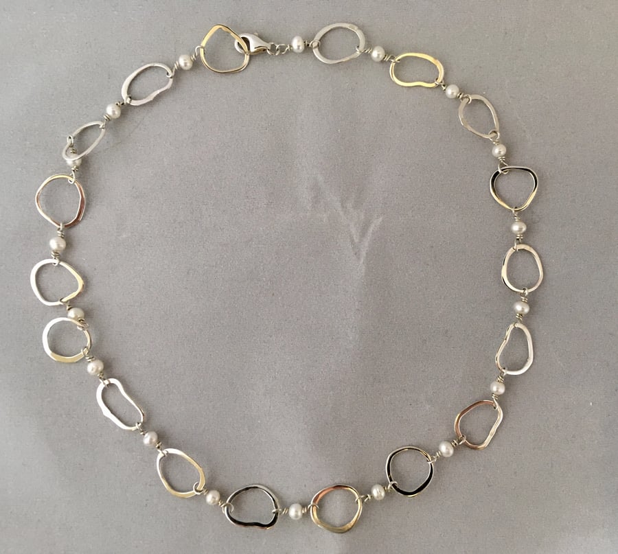 Silver and pearl necklace