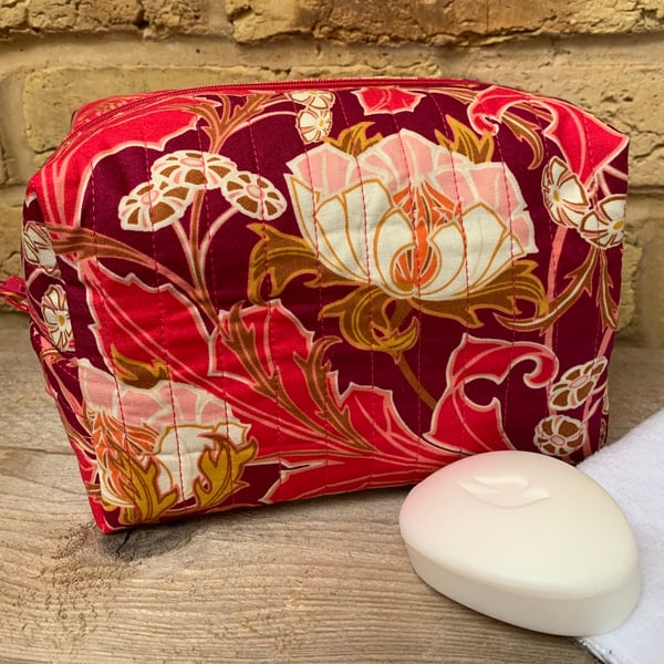 Floral Quilted Fabric Box Shape Wash Bag