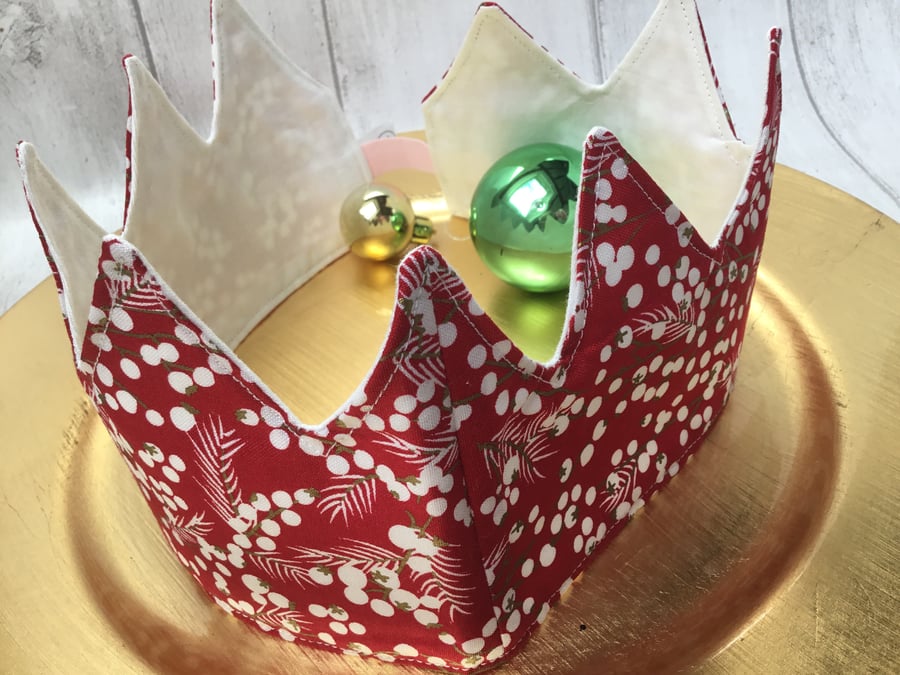 Christmas Crowns. Reusable, fabric crown - red with berries. Slight second