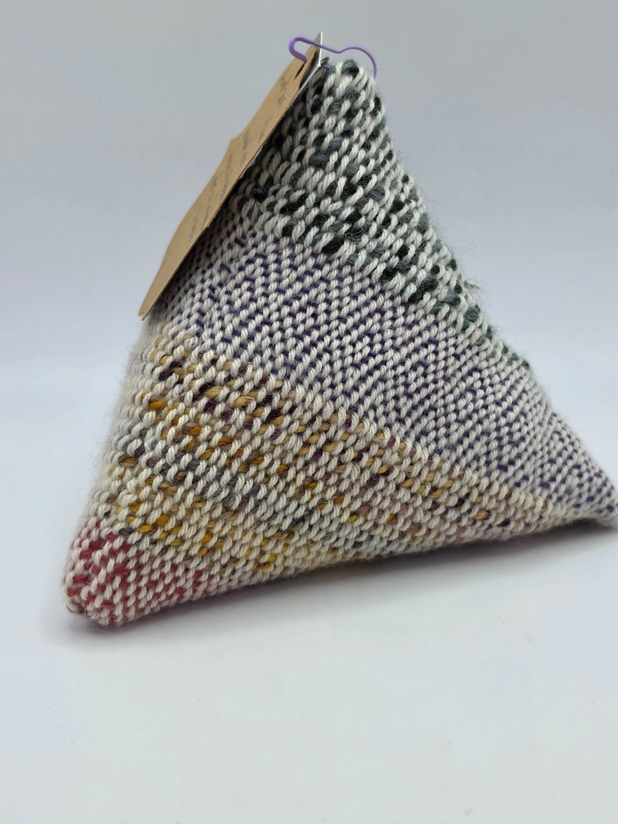 Pyramid handwoven lavender bag