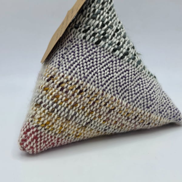 Pyramid handwoven lavender bag