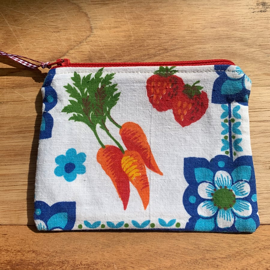 Zip purse in vintage fabric and reclaimed denim