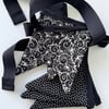 SALE 2026 - HALLOWEEN SPIDERS BUNTING - black and white, polka dots