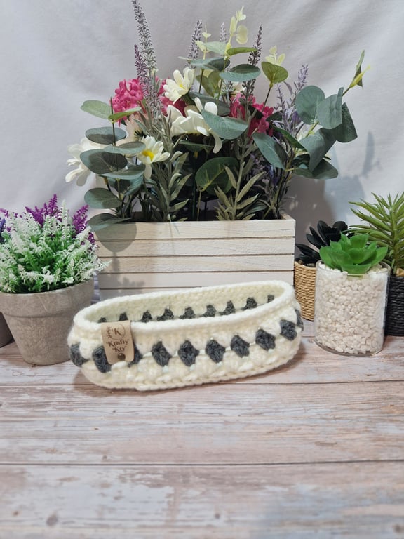 Glasses or trinket basket, hand crocheted 