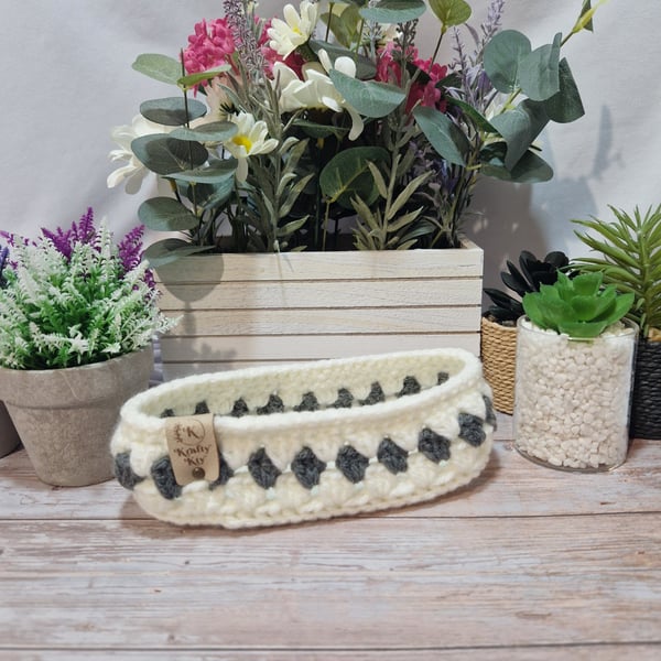 Glasses or trinket basket, hand crocheted 