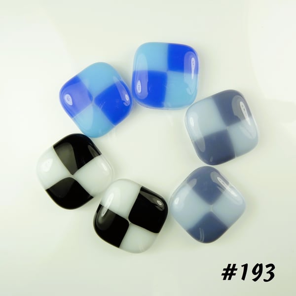 Bag of mixed colours art glass cabochons, for jewellery making, crafting (193)