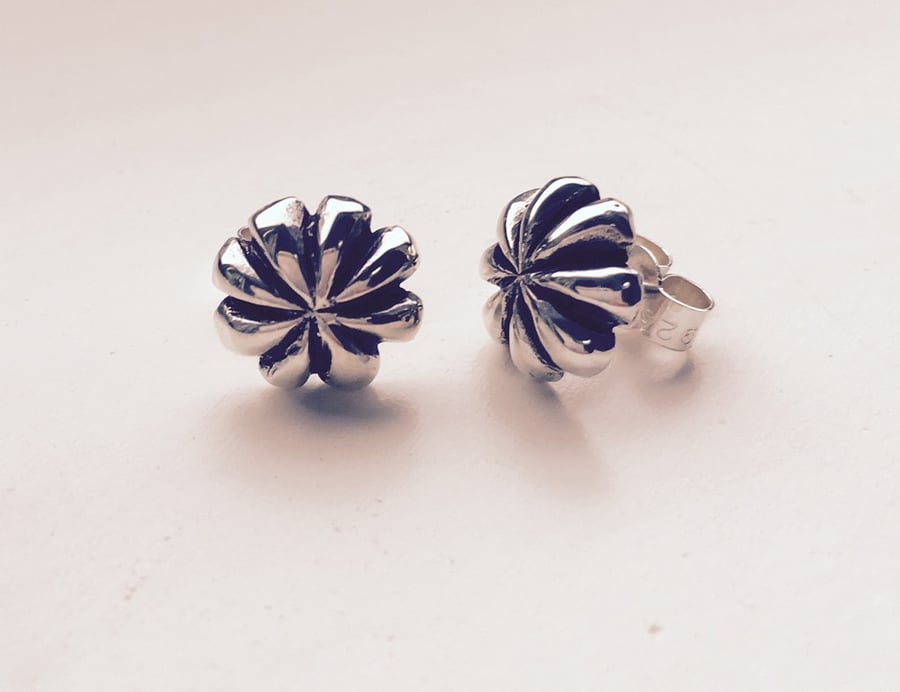 Silver 8 Petal Stud Earrings