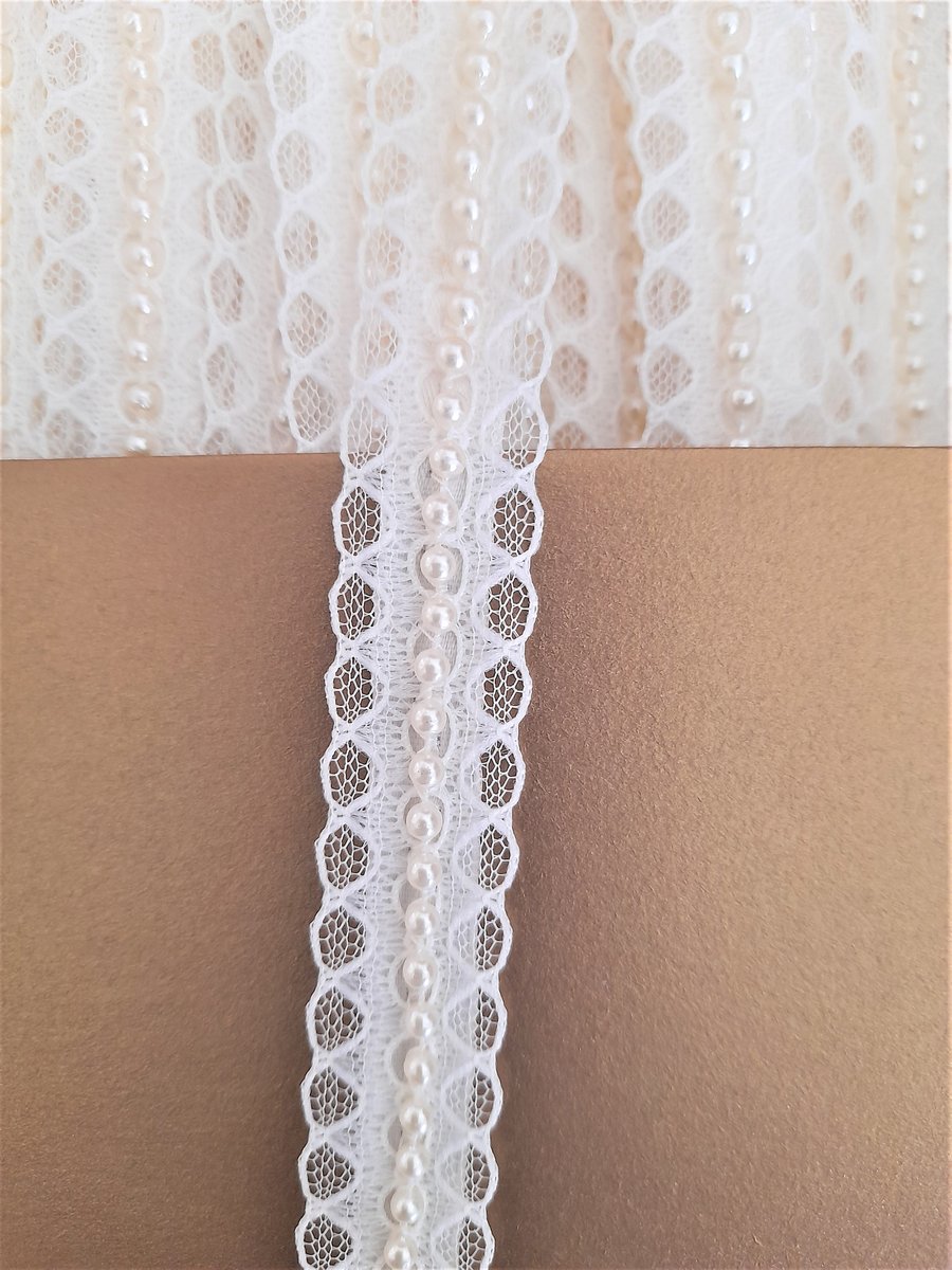 Cream beaded lace trim braid, ribbon, 3 metres