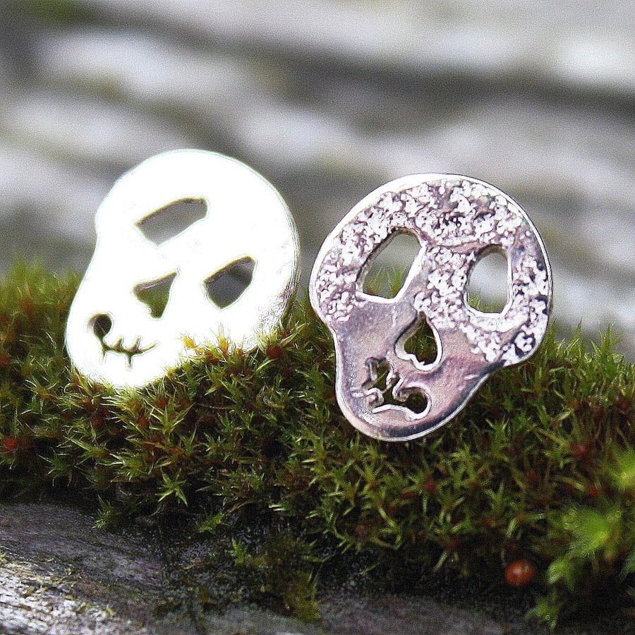 Silver skull stud earrings 