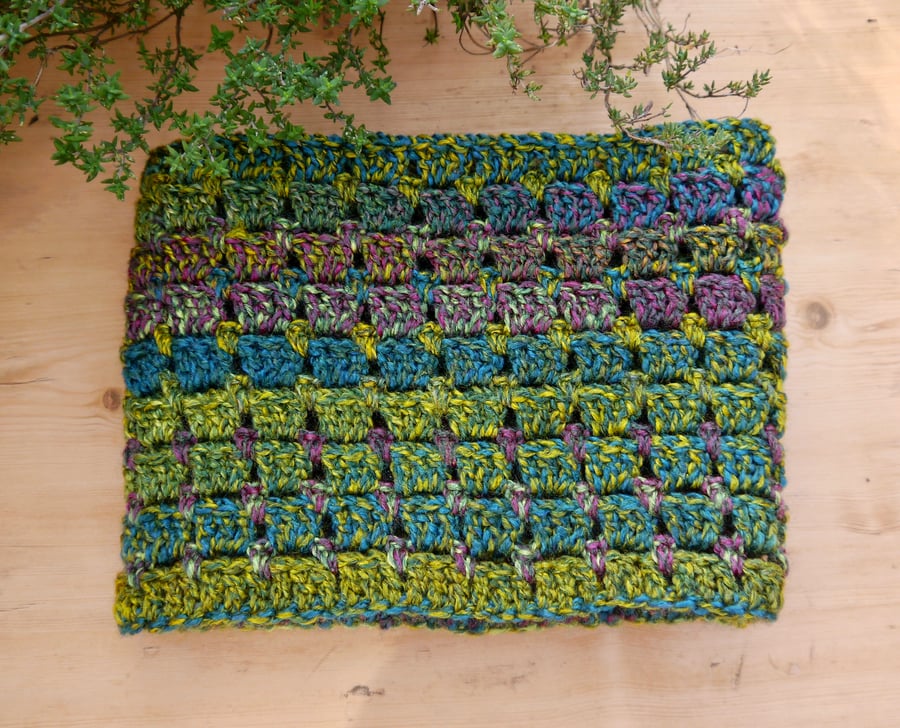 Hedgerow Green Crochet Scarf, Crochet Infinity Scarf
