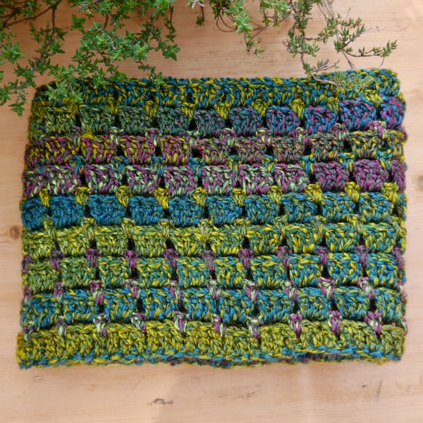 Hedgerow Green Crochet Scarf, Crochet Infinity Scarf