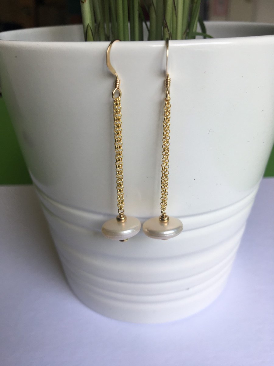 Natural coin pearl and long chain earrings