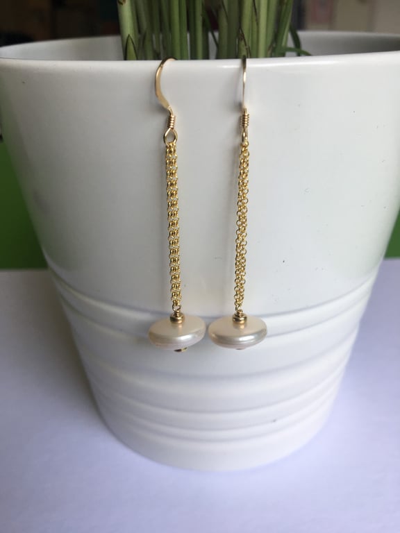 Natural coin pearl and long chain earrings
