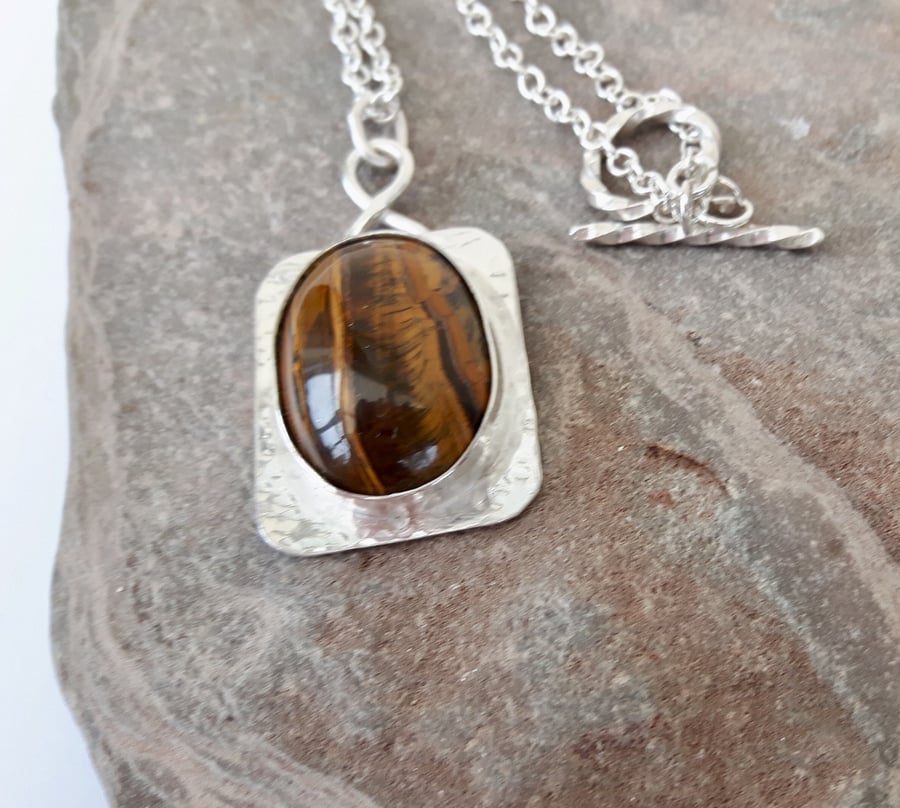 Sterling Silver and Golden Tiger’s Eye Pendant Necklace 