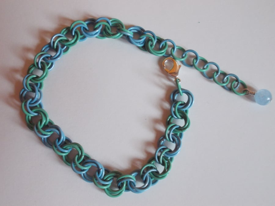 Two tone mobius chainmaille bracelet