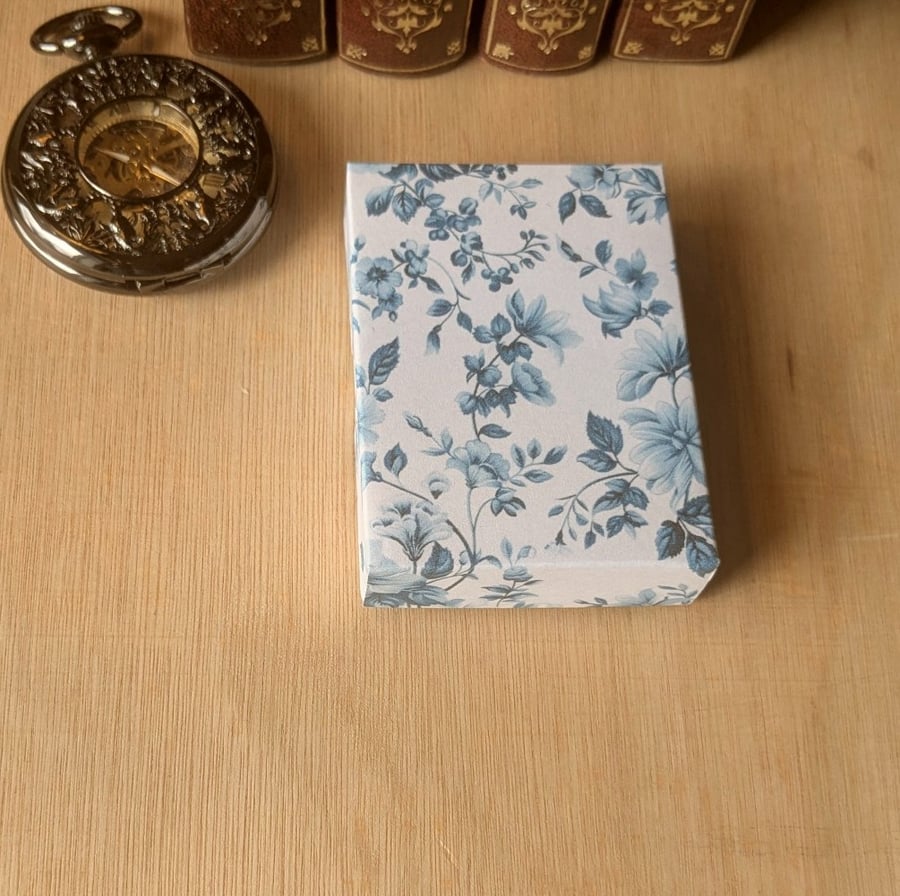 Earrings Select -Toile de Jouy A2 - Handmade, Ultra-thin Earrings Gift Box