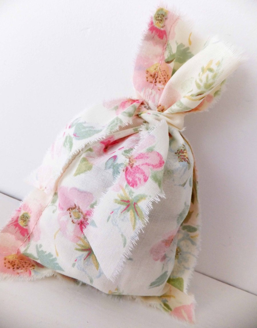 Small Fabric Gift Bags, Set of Four, Favour Bags Folksy
