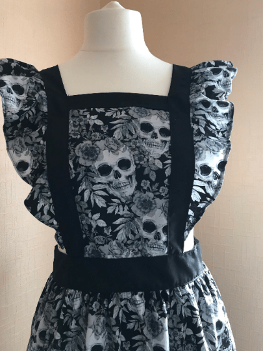 Ladies Skull fabric apron Gothic Halloween