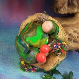 Baby Gnome 'Flick' in Pod-crib tableau OOAK Sculpt by Ann Galvin