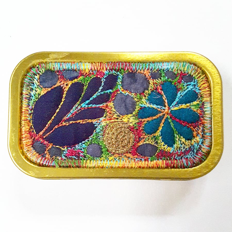Sewing Button Tin