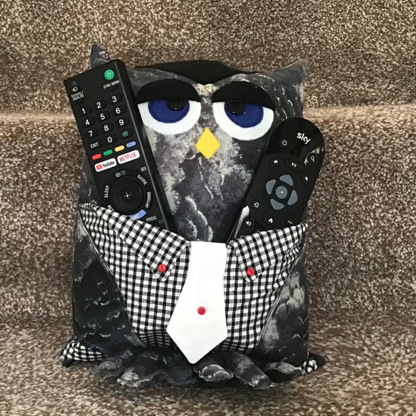 cushion owl remote control holder