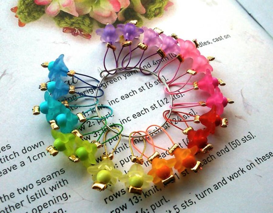20 Knitting stitch markers Rainbow mini flowers