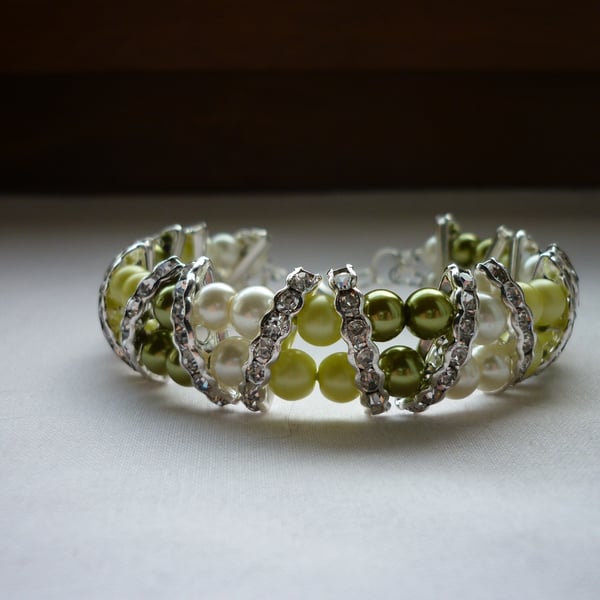 OLIVE GREEN, JONQUIL AND CREAM RHINESTONE BRACELET.  931