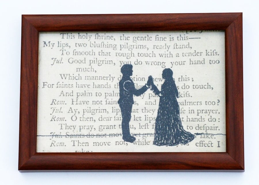 Classic Literature - Shakespeare's Romeo and Juliet Silhouette Framed Embroidery
