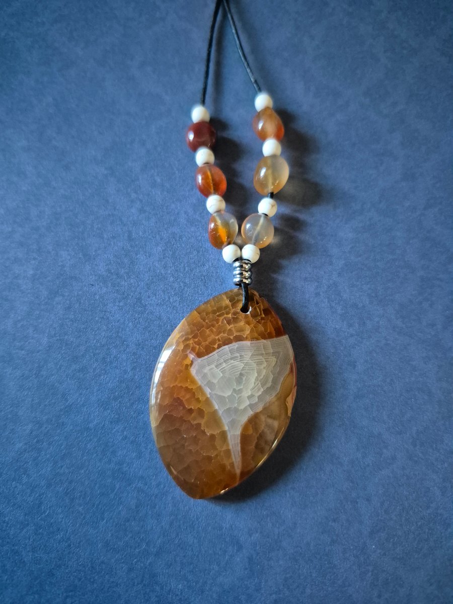 Brown Dragon Vein Agate Olivary pendant