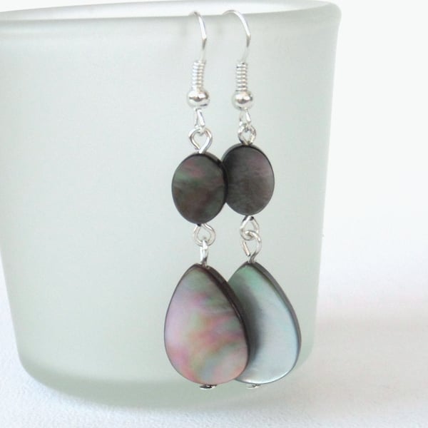 Black shell dangly earrings