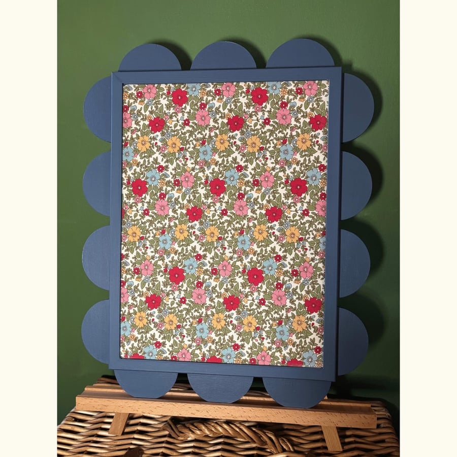 The Shelley: Handmade Luxury Picture Board With Elegant Navy Scalloped Edge