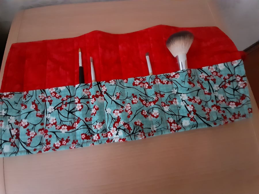 Fabric Roll Up Makeup Brush Holder