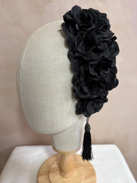 Teardrop Hand Beaded Hair Clip In Black