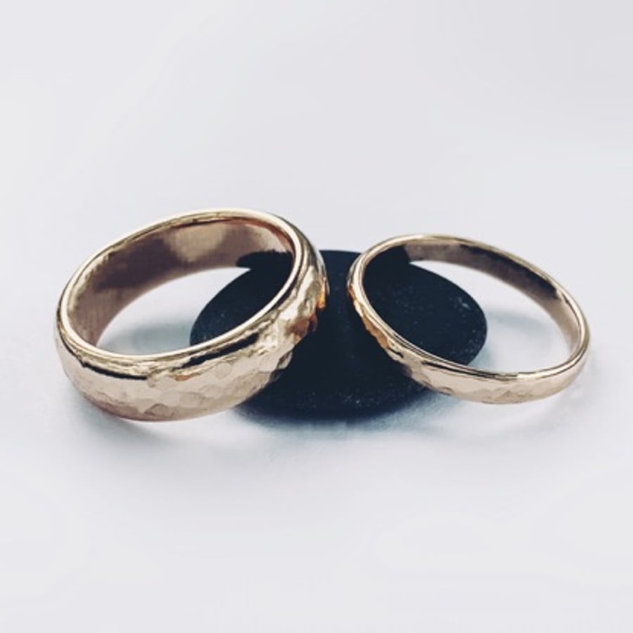 Solid 9 Carat Gold HALLMARKED Band Textured Bands