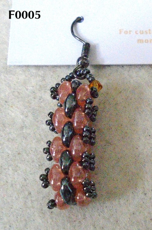 Brickwork-pattern bead earrings (customisable)