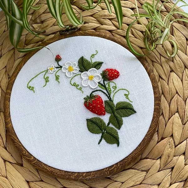 Stawberry embroidered decorative wall hanging home decor