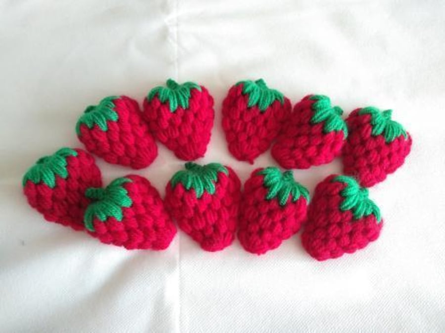 10 crochet strawberries applique motif, chunky cardigan