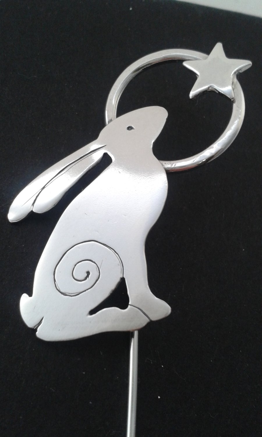 Star Gazing Hare silver pin