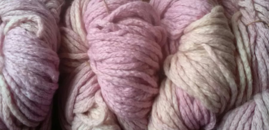 SPECIAL! 300gHand-dyed 100% MERINO WOOL SUPERCHUNKY pale pinks