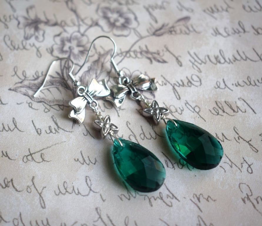 Green Glass Teardrop and Bow Earrings
