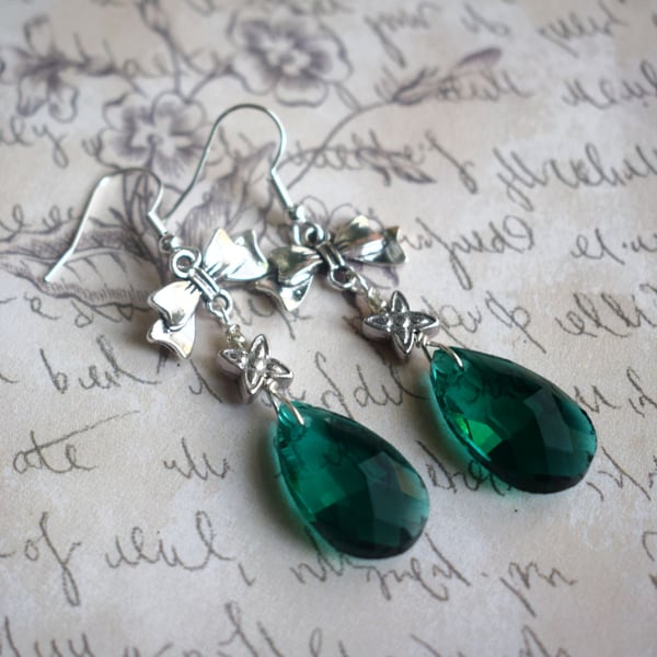 Green Glass Teardrop and Bow Earrings