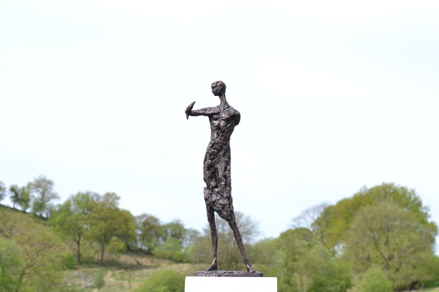 Foundry Bronze Communion, Girl Speaking to Bird Statue Bronze Metal Sculpture